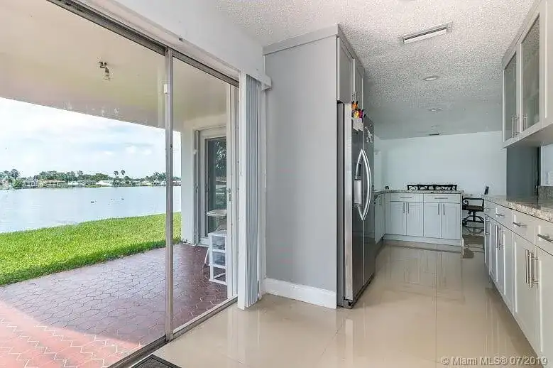 9400 NW 13th St, Pembroke Pines FL 33024 photo 5