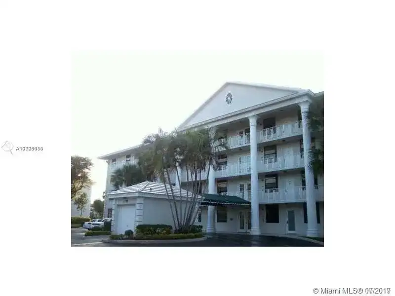 1715 Whitehall Dr # 406, Davie FL 33324 photo 2