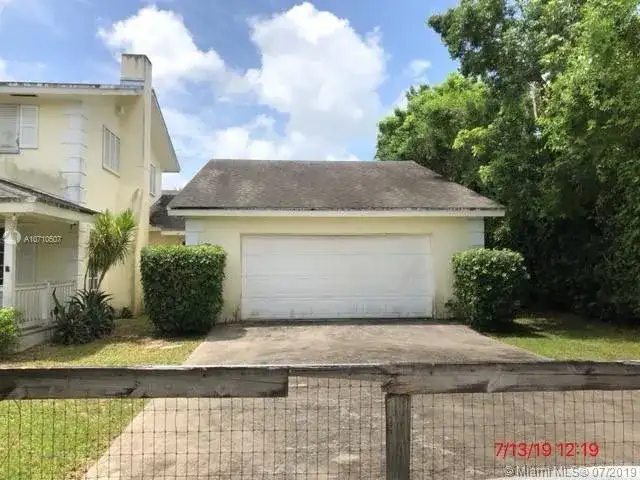 19720 SW 242nd Ter, Homestead FL 33031 photo 2