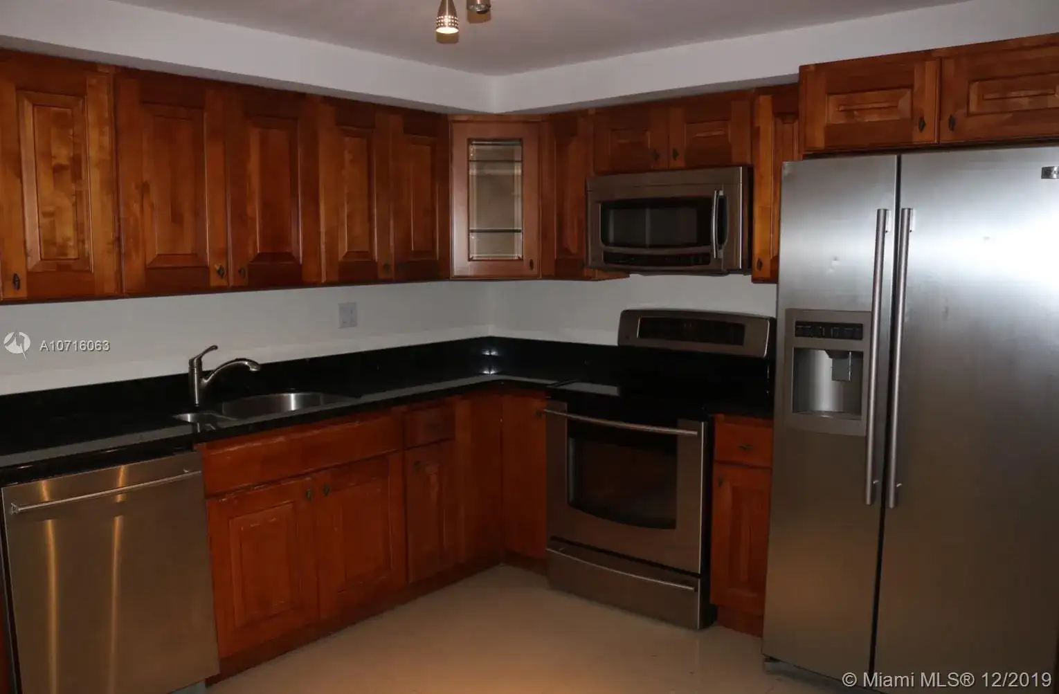 210 174th St # 305, Sunny Isles Beach FL 33160 photo 4