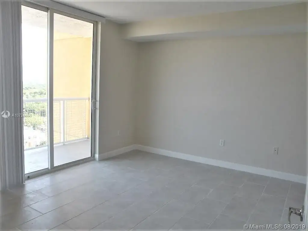 900 SW 8th St # 1410, Miami FL 33130 photo 3