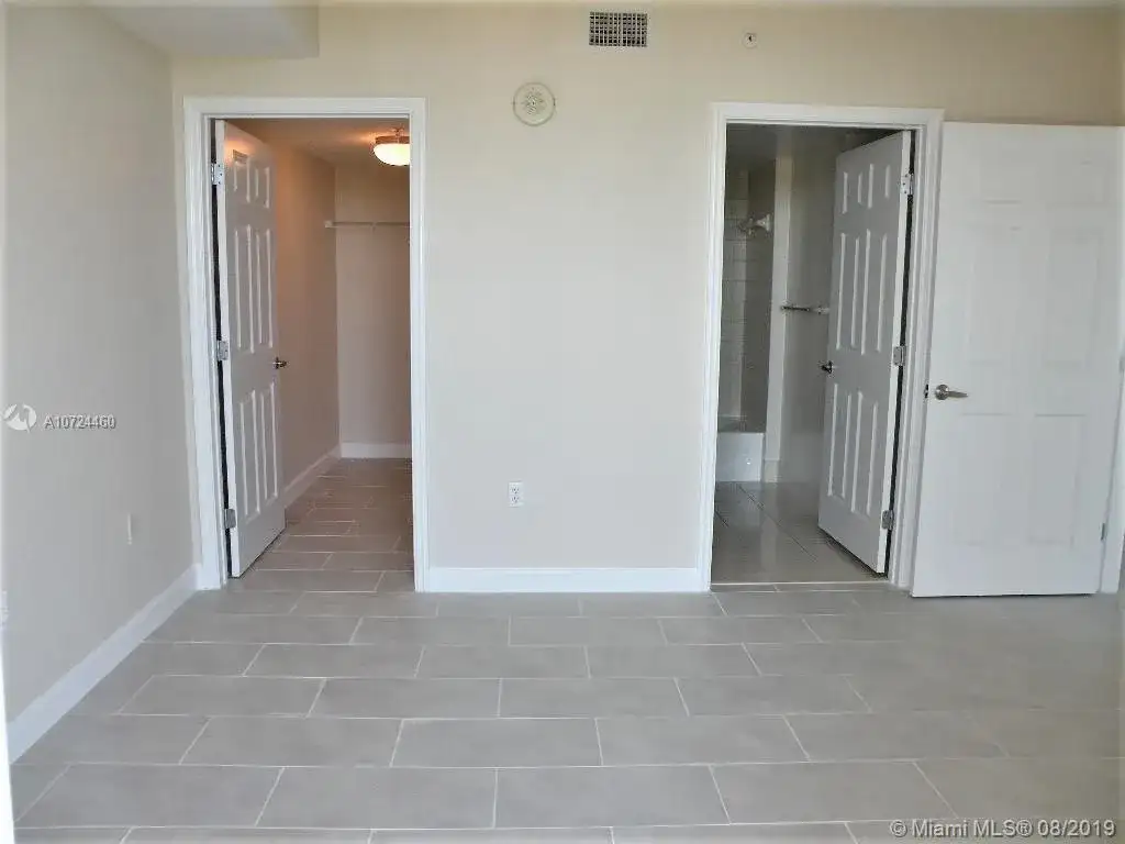 900 SW 8th St # 1410, Miami FL 33130 photo 4
