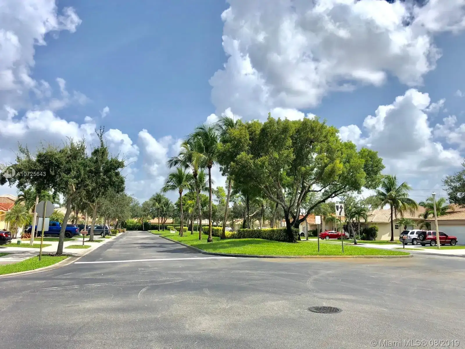 281 W Royal Cove Cir, Davie FL 33325 photo 3