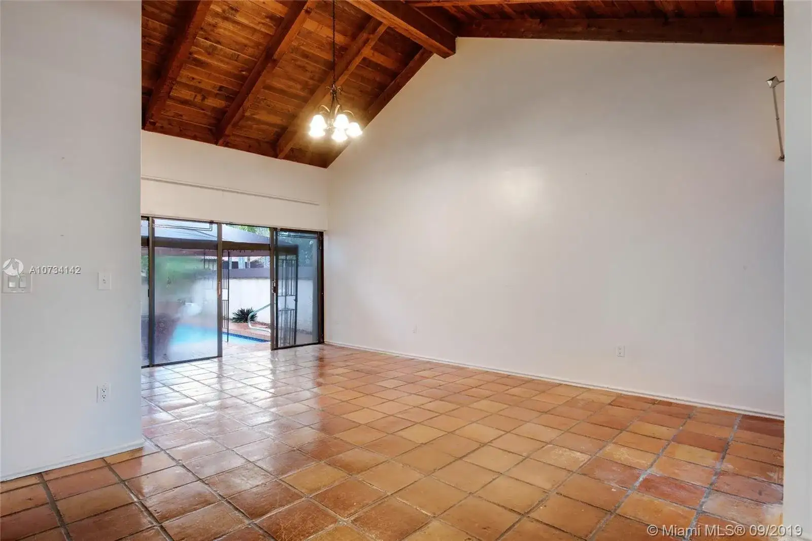 20429 NE 10th Ct Rd, Miami FL 33179 photo 3