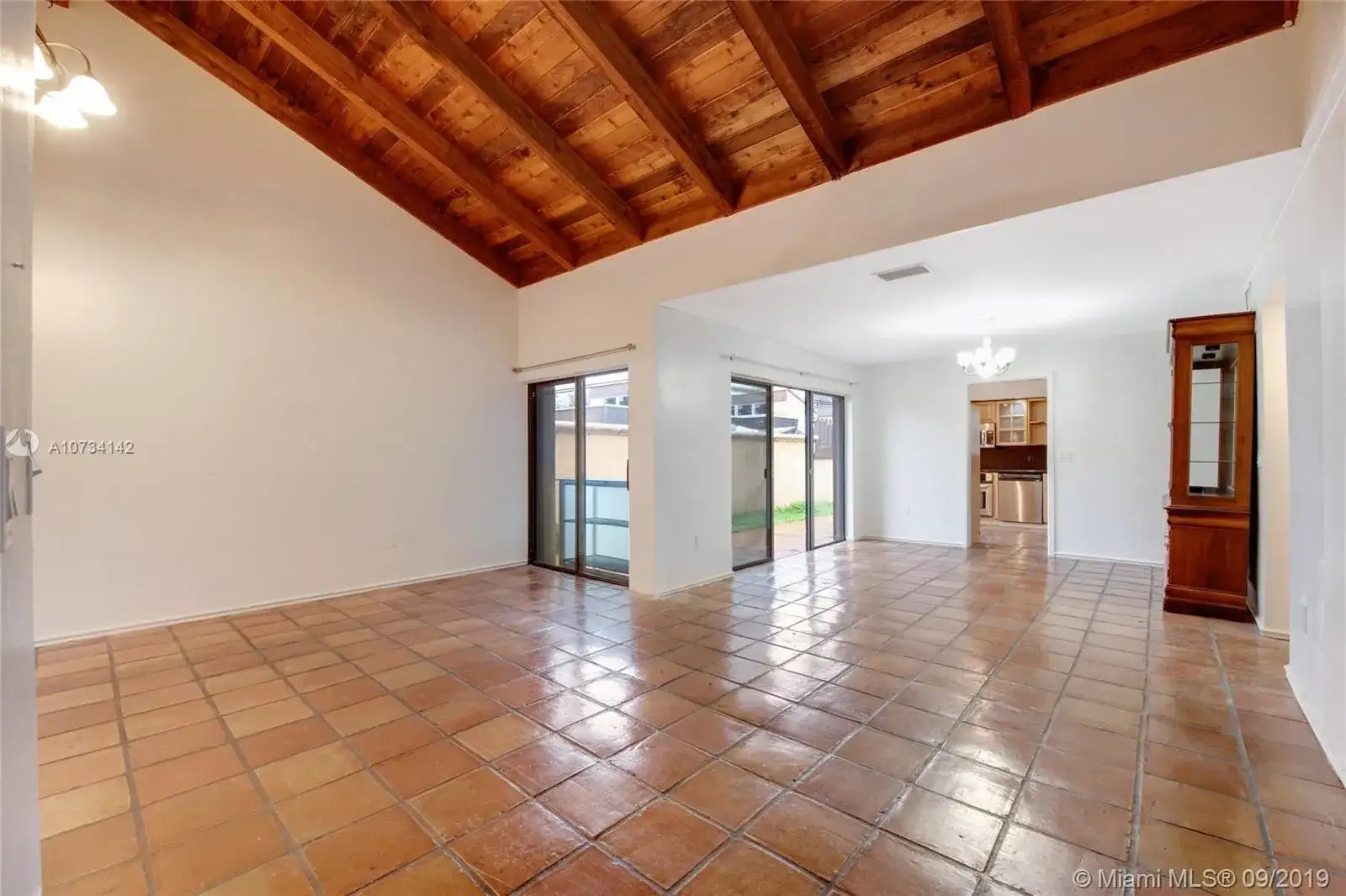 20429 NE 10th Ct Rd, Miami FL 33179 photo 4