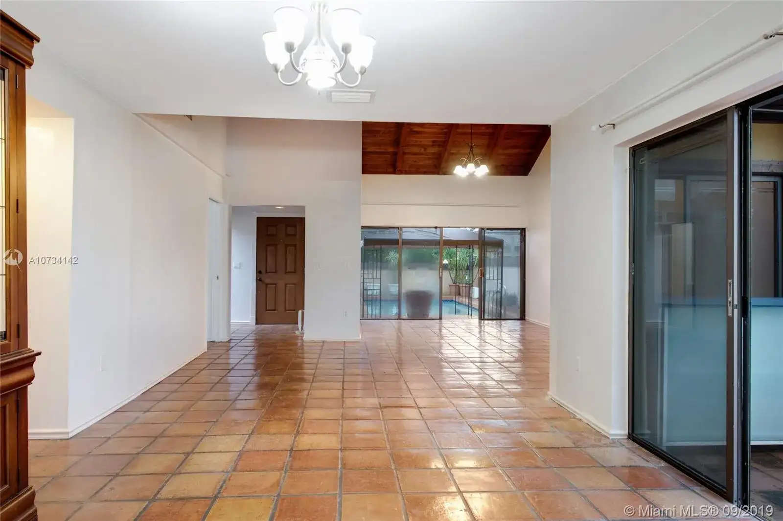 20429 NE 10th Ct Rd, Miami FL 33179 photo 5