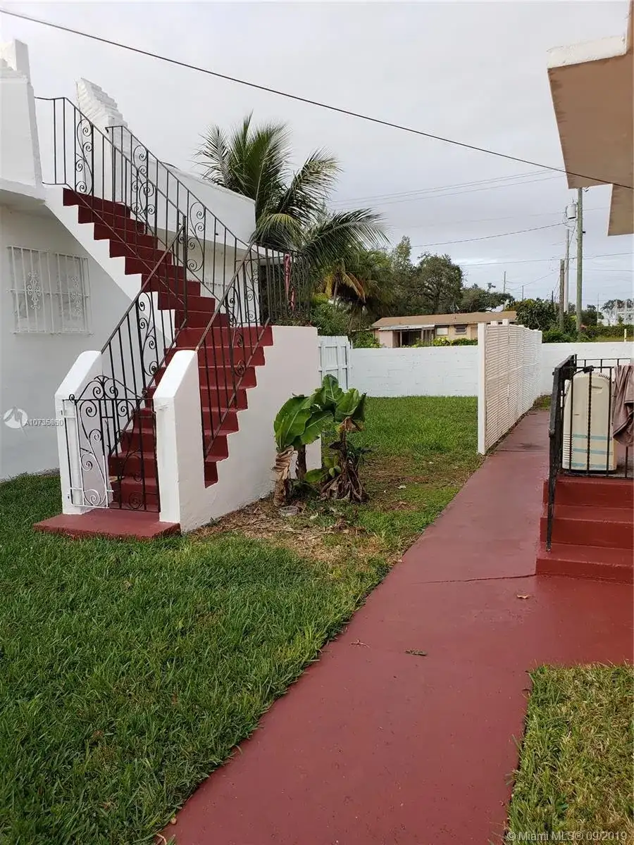 601 NW 90th St # 8, El Portal FL 33150 photo 4