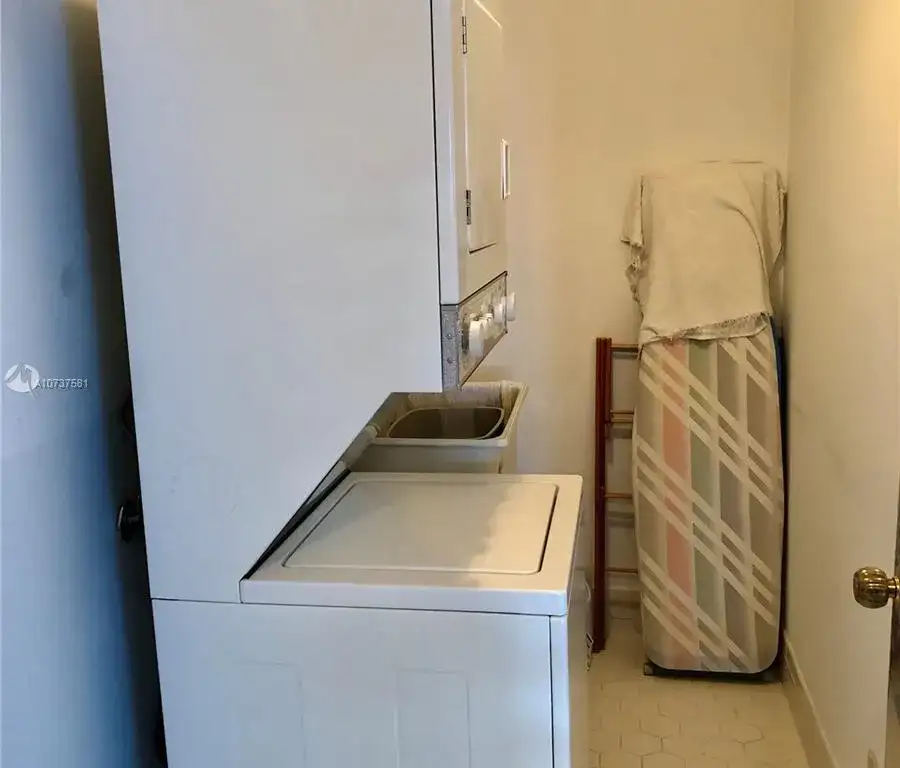 3800 Hillcrest Dr # 907, Hollywood FL 33021 photo 4