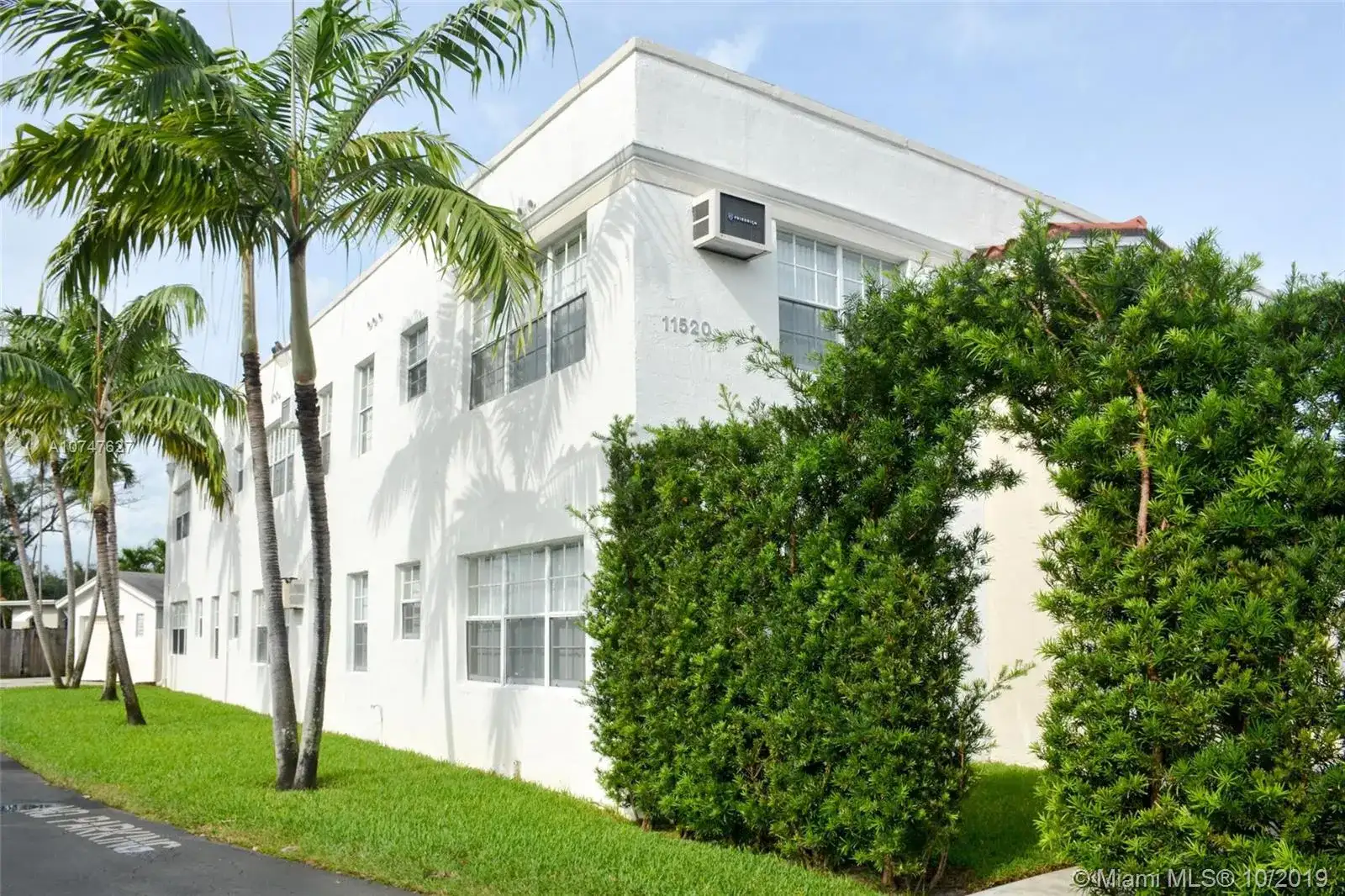 11520 NE 6th Ave, Biscayne Park FL 33161 photo 2