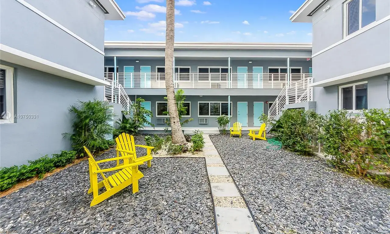 8260 Byron Ave # 4, Miami Beach FL 33141 photo 5