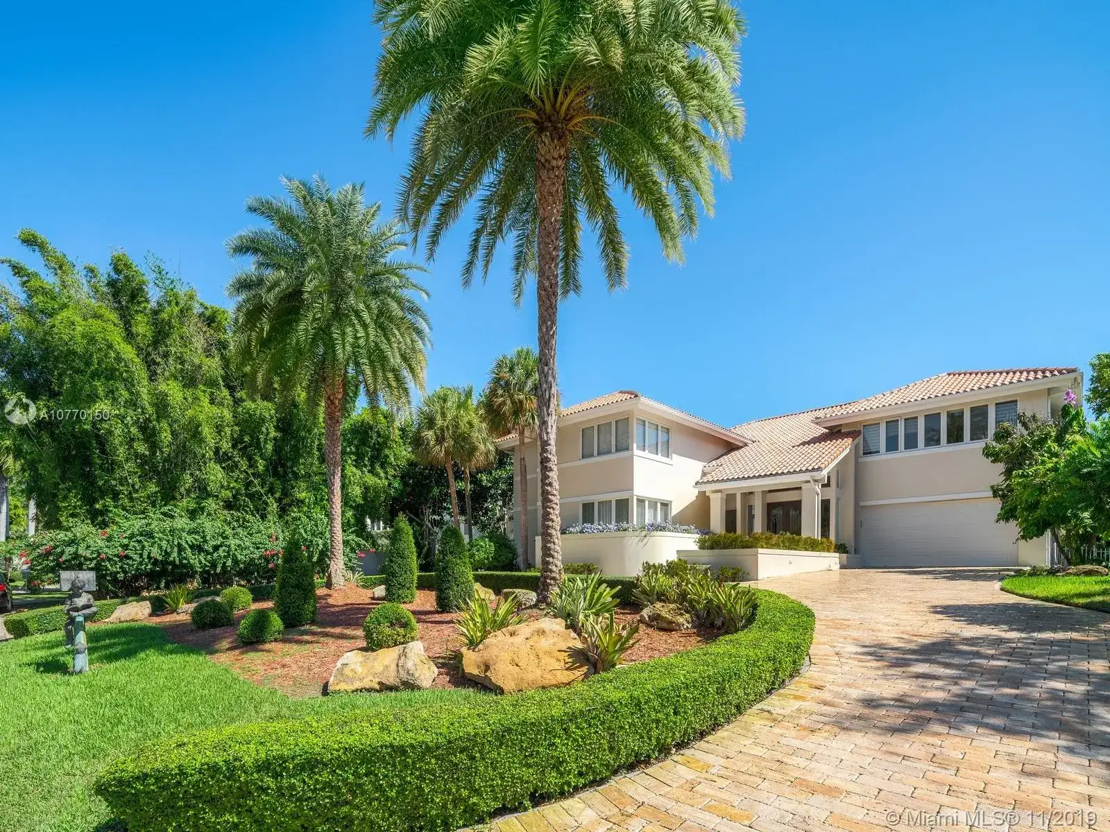 7141 E Lago Dr, Coral Gables FL 33143 photo 2