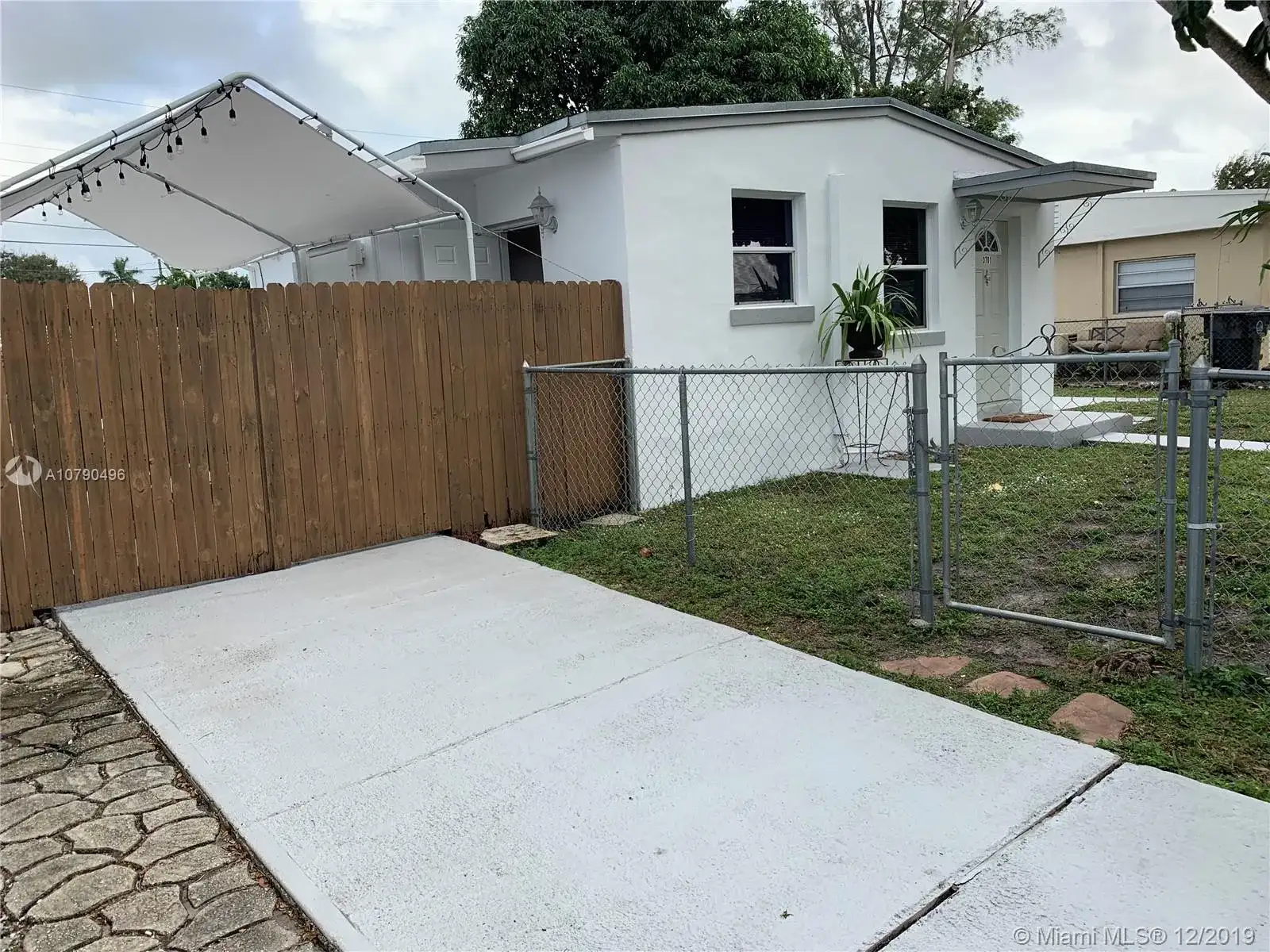 3701 SW 45th Ter, West Park FL 33023 photo 2