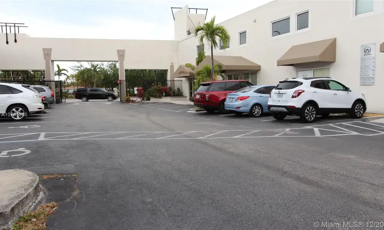5050 Biscayne Blvd # 100, Miami FL 33137 photo 2