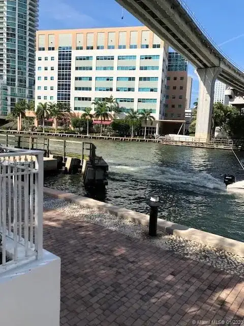 31 SE 5th St # 2910, Miami FL 33131 photo 3