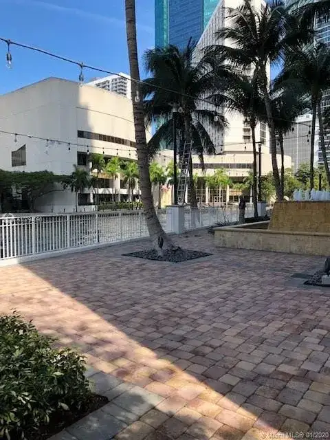 31 SE 5th St # 2910, Miami FL 33131 photo 4