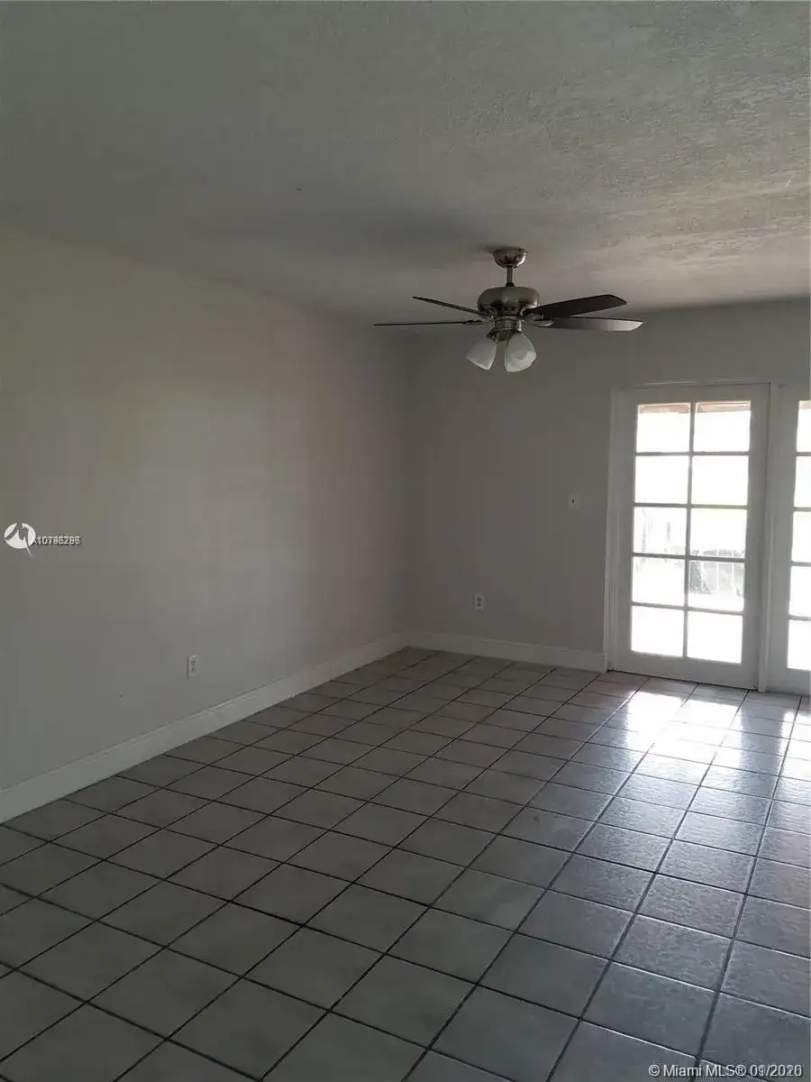 20816 SW 103rd Pl, Cutler Bay FL 33189 photo 3