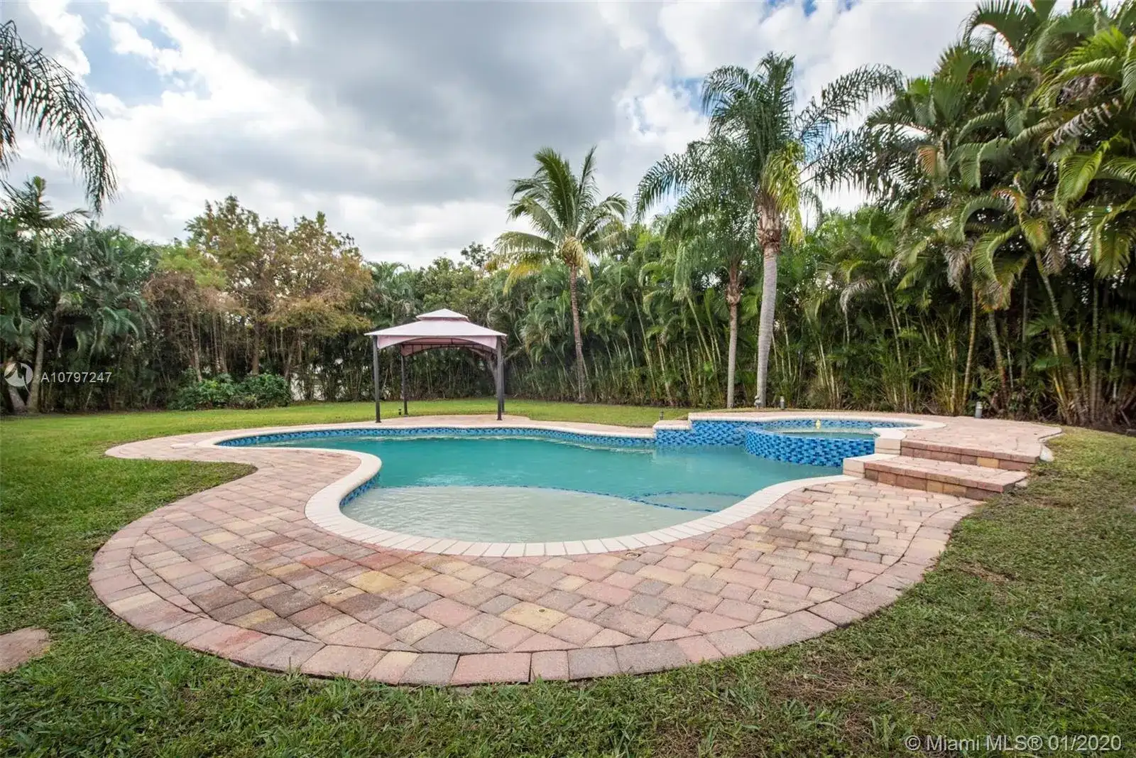 3320 Maple Ln, Davie FL 33328 photo 4