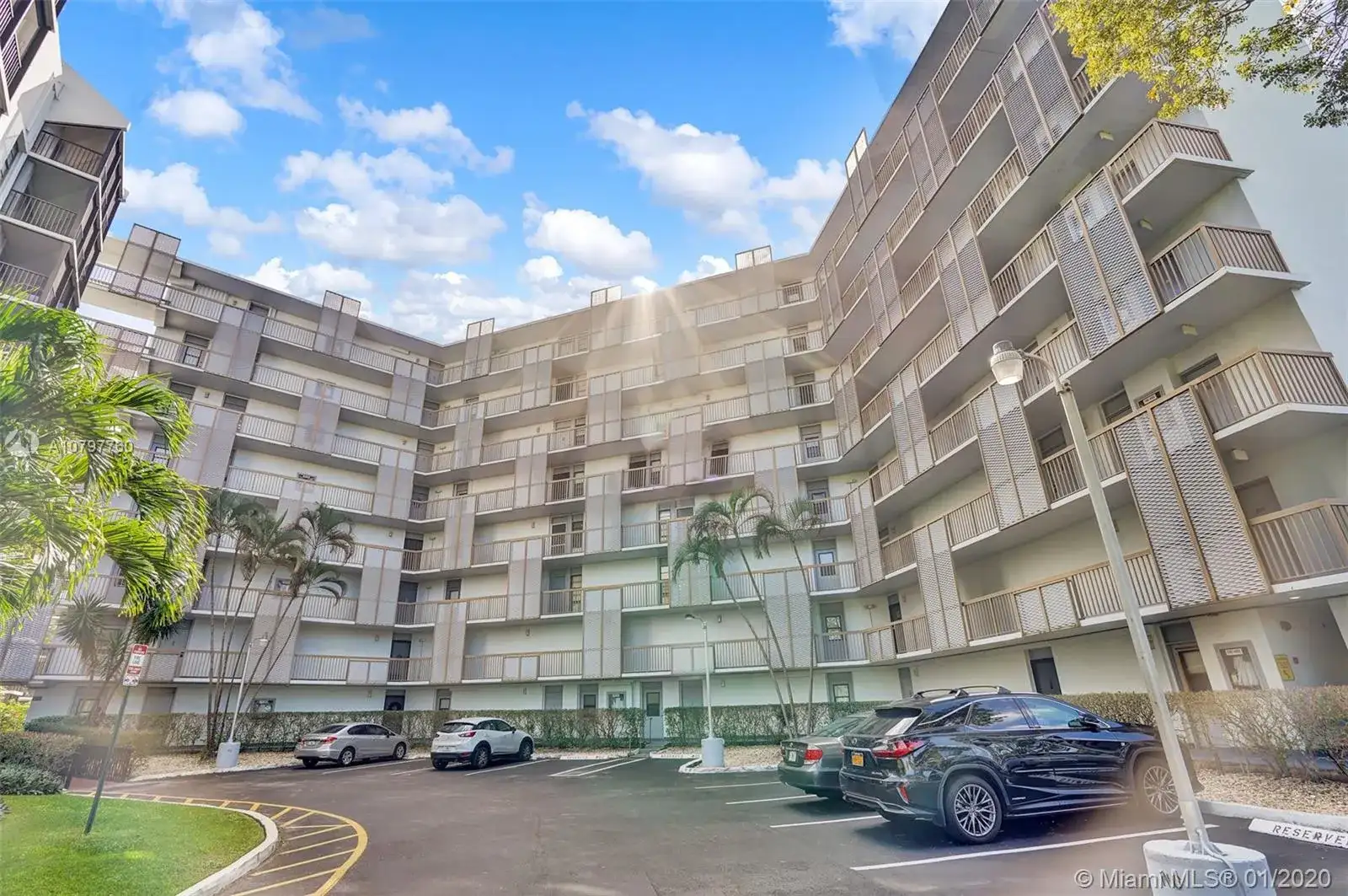 3401 N Country Club Dr # 110, Aventura FL 33180 photo 4