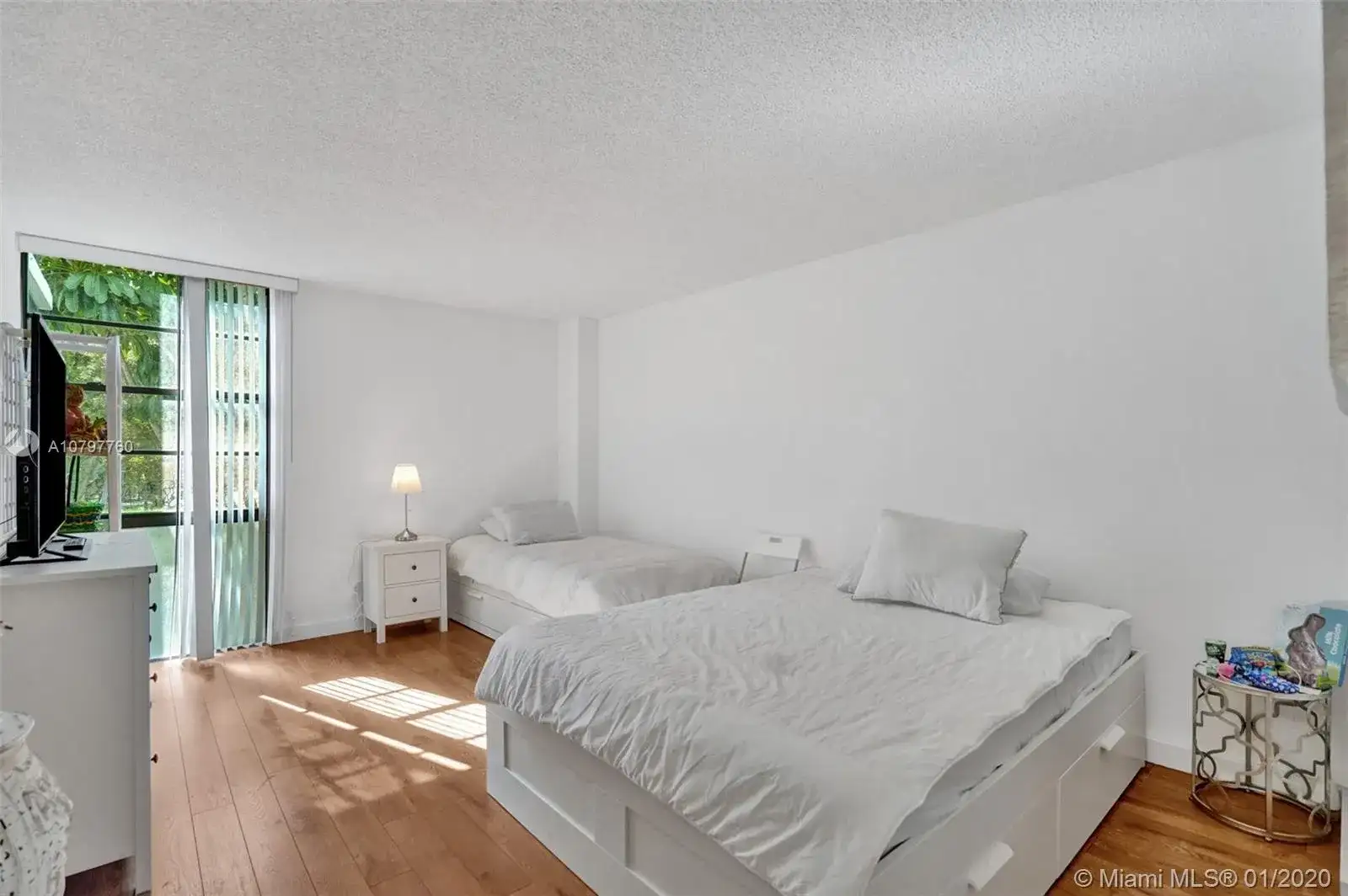3401 N Country Club Dr # 110, Aventura FL 33180 photo 5