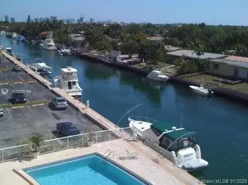 2000 NE 135th St # 504, North Miami FL 33181 photo 3