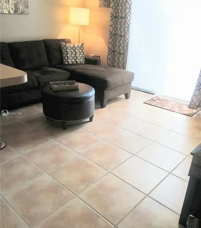 8354 NW 142nd St, Miami Lakes FL 33016 photo 2
