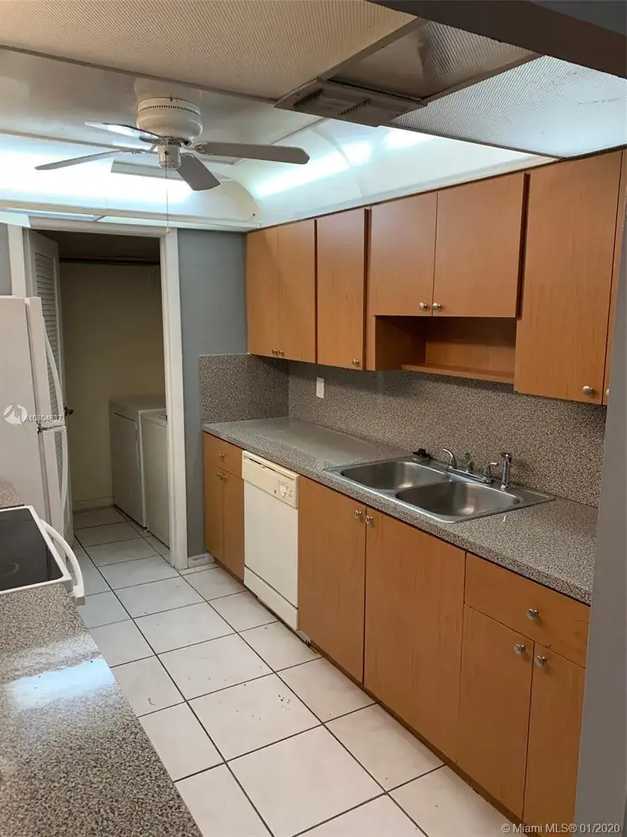 810 SW 73rd AVE # 9, North Lauderdale FL 33068 photo 3