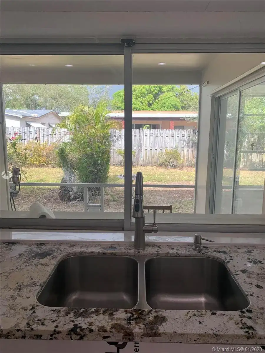 7619 Dilido Blvd, Miramar FL 33023 photo 2