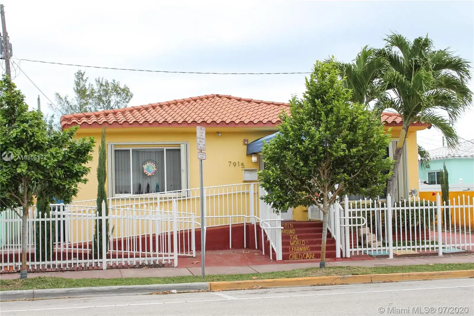 7915 Hawthorne Ave, Miami Beach FL 33141 photo 2