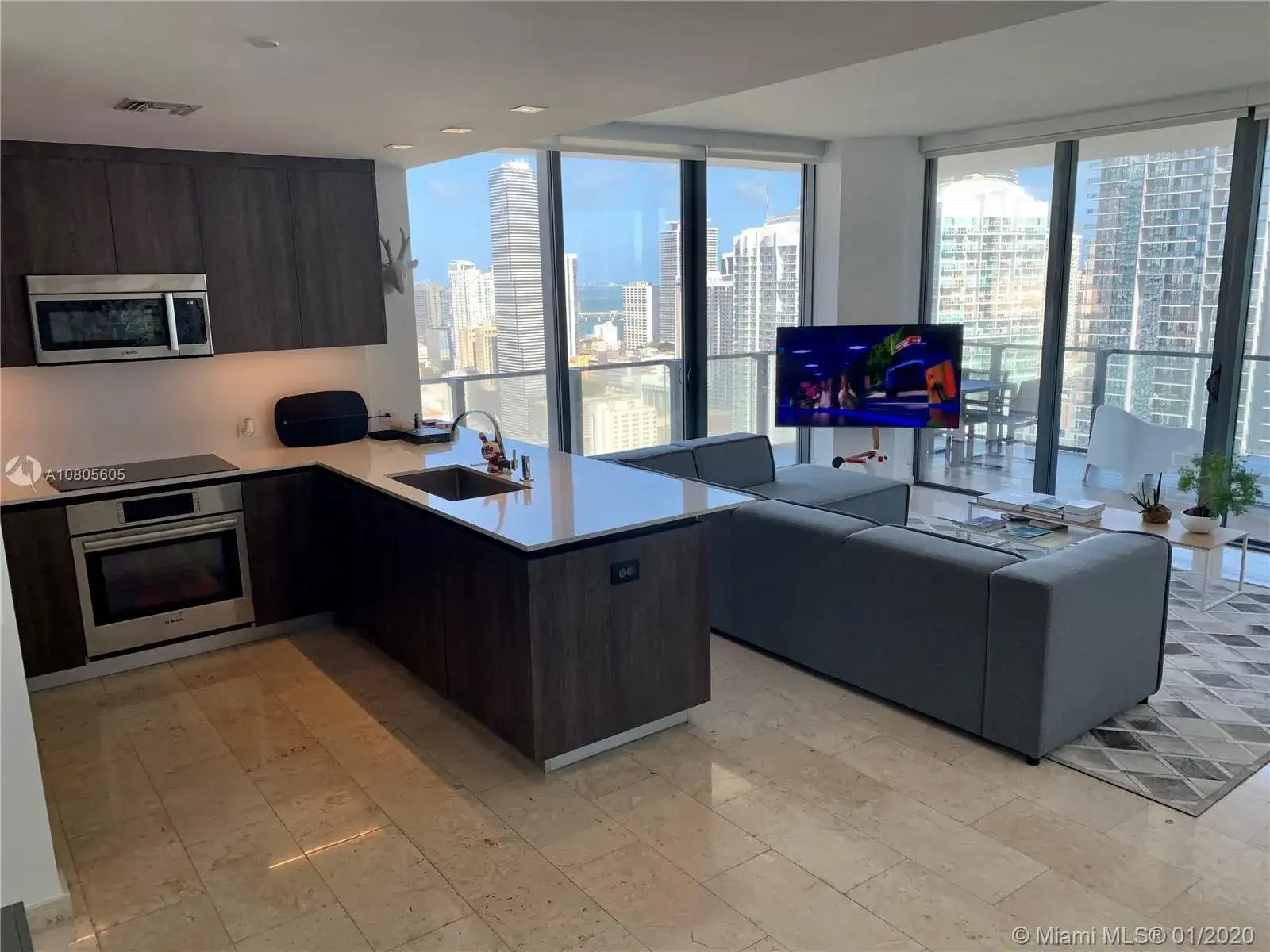 88 SW 7th St # 3211, Miami FL 33130 photo 2