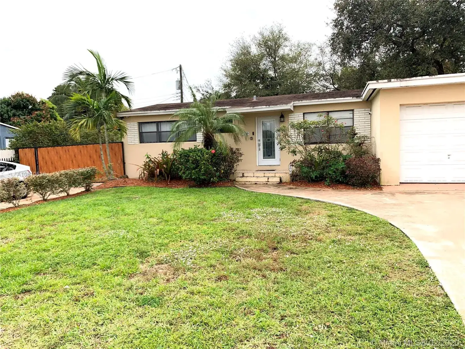 1730 NW 179th St, Miami Gardens FL 33056 photo 2