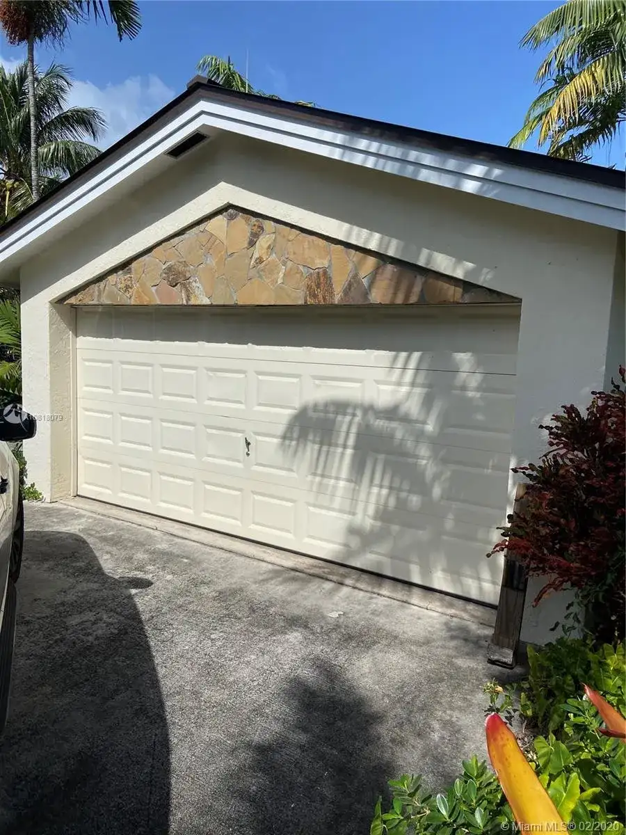14540 Sailfish Dr, Coral Gables FL 33158 photo 2