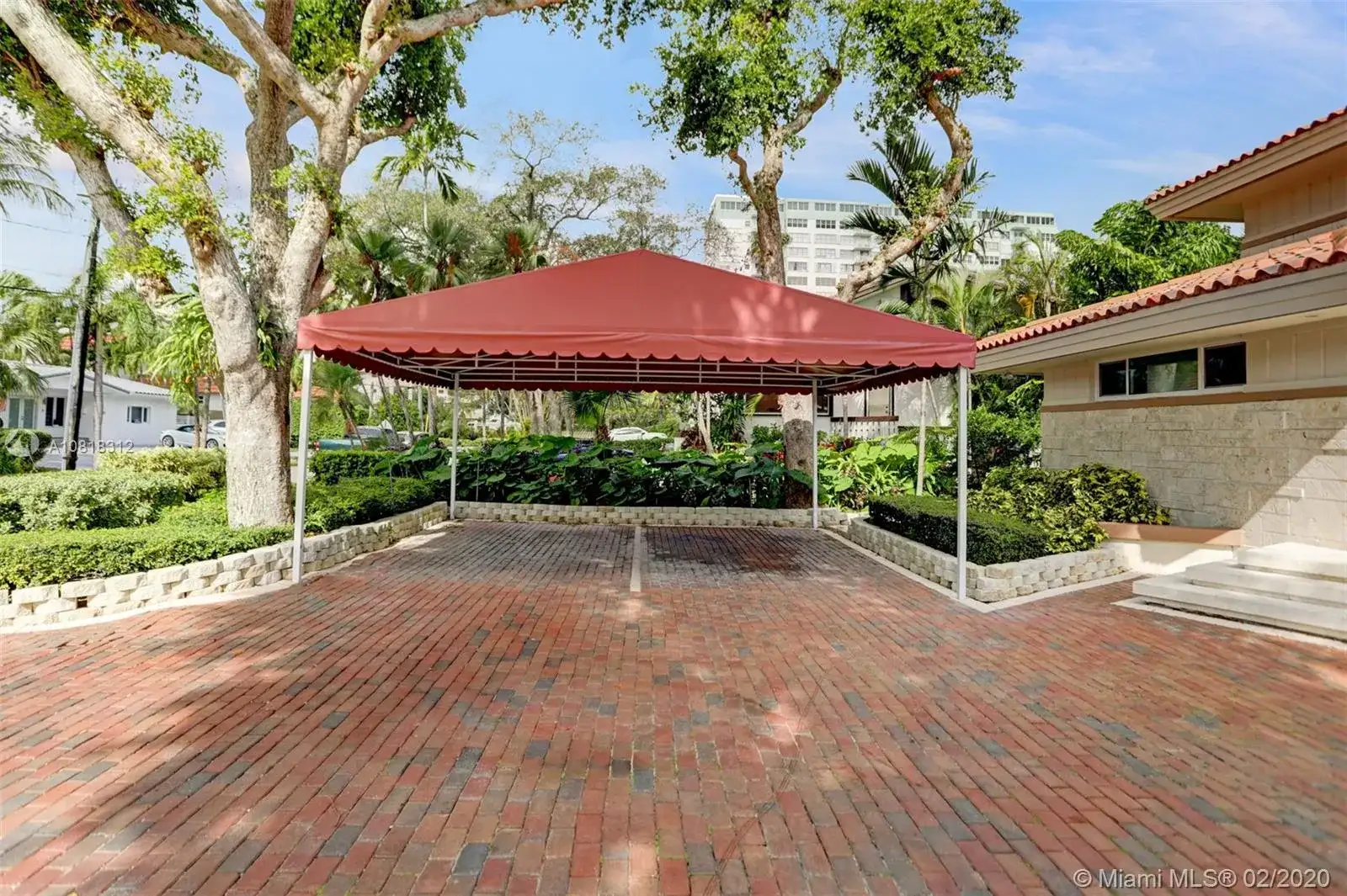 2015 NE 120th Rd, North Miami FL 33181 photo 4