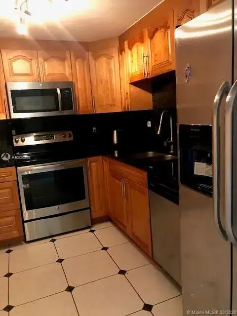 210 174th St # 604, Sunny Isles Beach FL 33160 photo 3