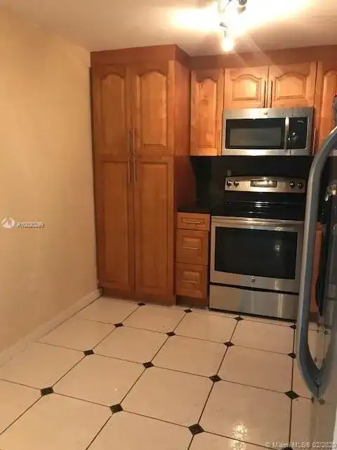 210 174th St # 604, Sunny Isles Beach FL 33160 photo 4