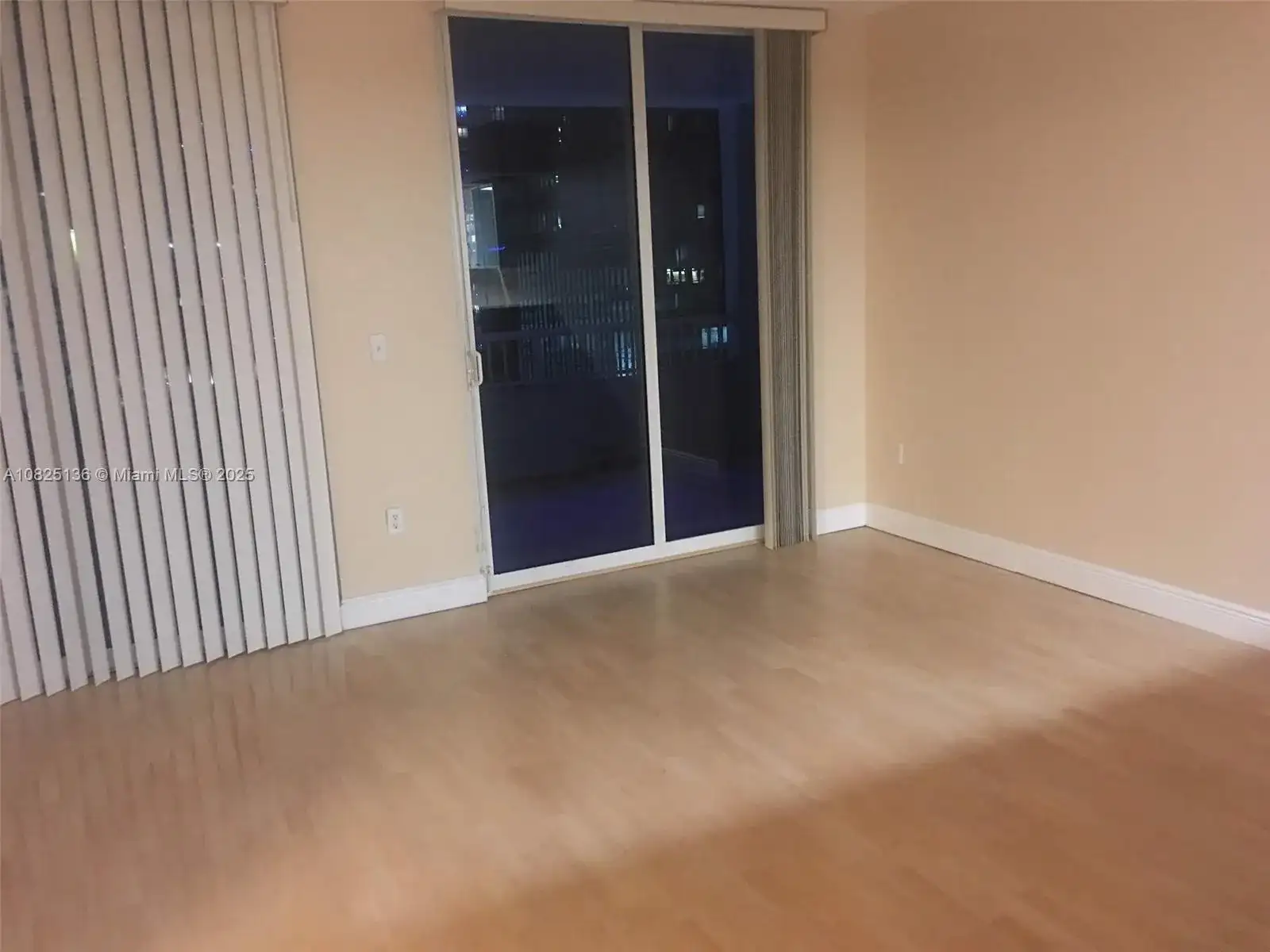 170 SE 14th St # 1407, Miami FL 33131 photo 4
