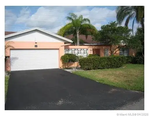 4609 Bayberry Ln, Tamarac FL 33319 photo 2