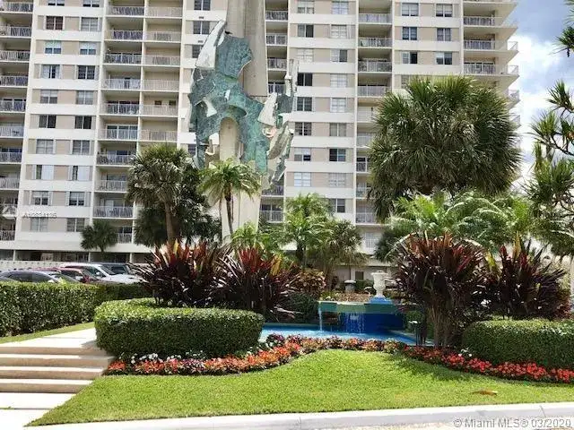 300 Bayview Dr # 703, Sunny Isles Beach FL 33160 photo 2