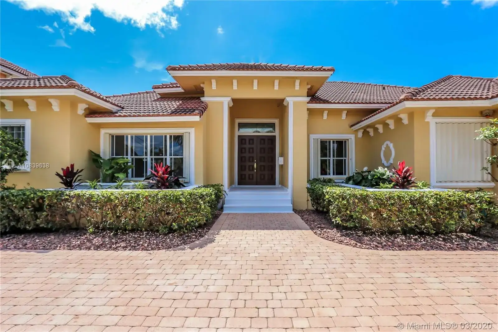 900 Washington St, Hollywood FL 33019 photo 4