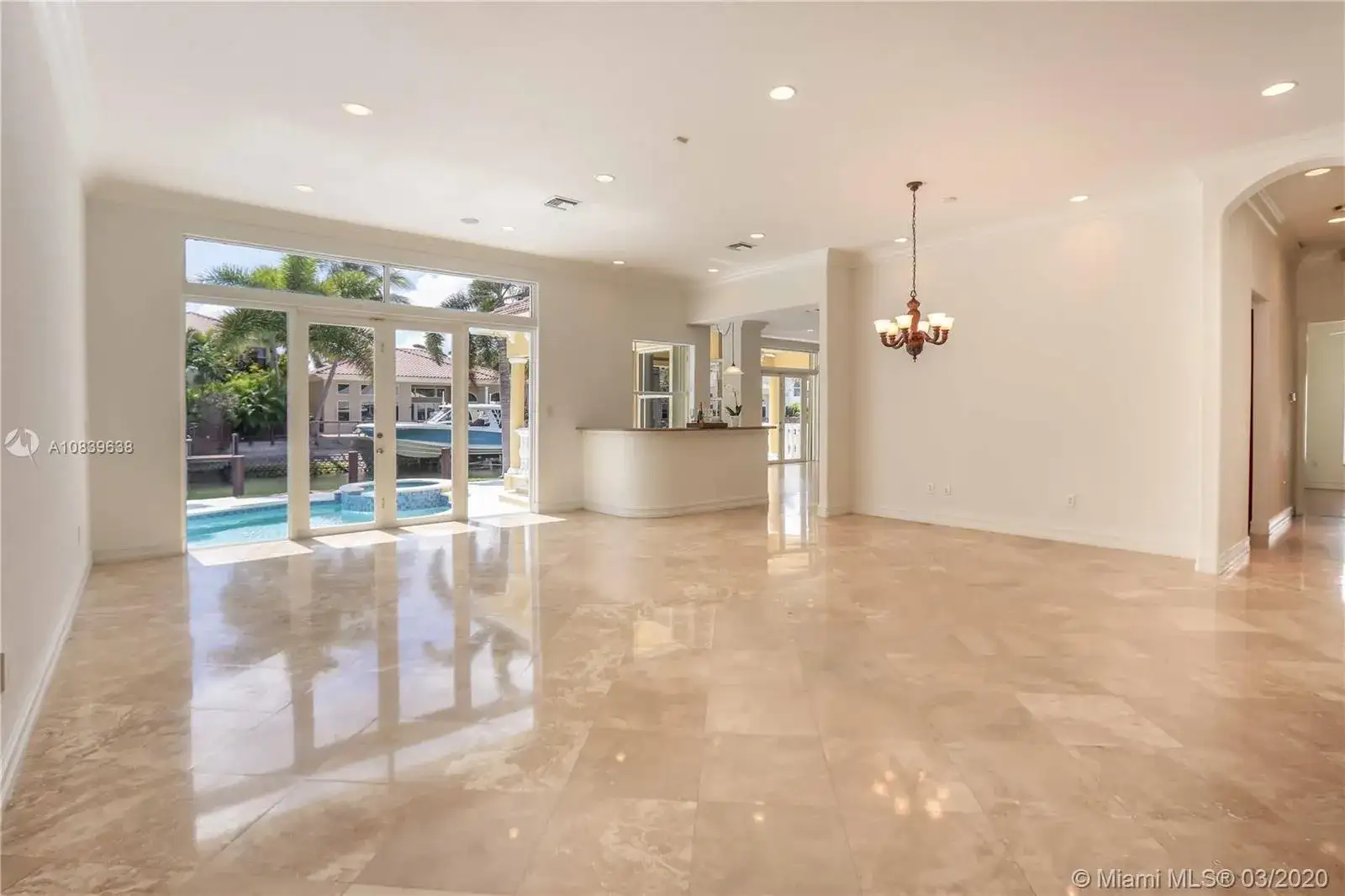 900 Washington St, Hollywood FL 33019 photo 5