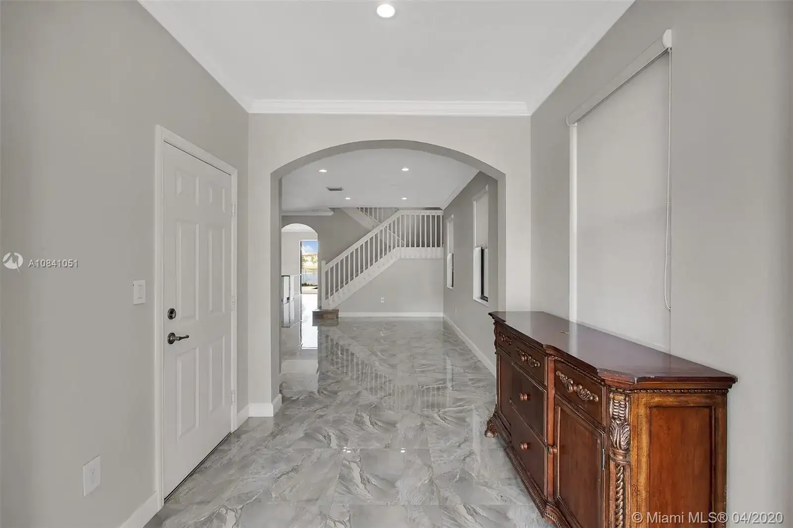 8654 W 33rd Ave, Hialeah FL 33018 photo 4