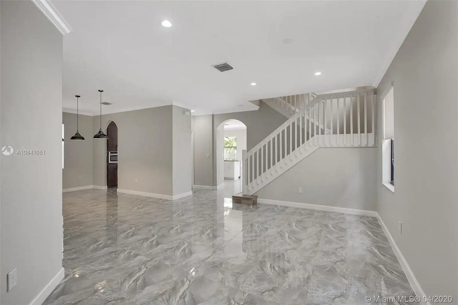 8654 W 33rd Ave, Hialeah FL 33018 photo 5