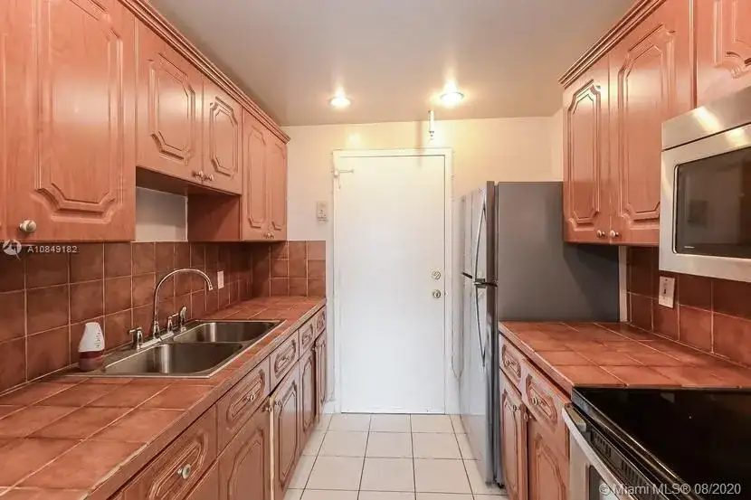 2350 NE 135th St # 403, North Miami FL 33181 photo 4