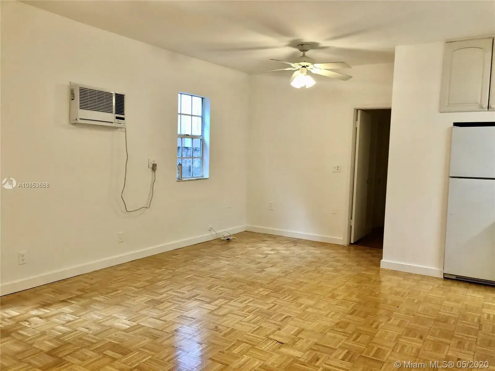 113 SE 4th St, Hallandale Beach FL 33009 photo 3
