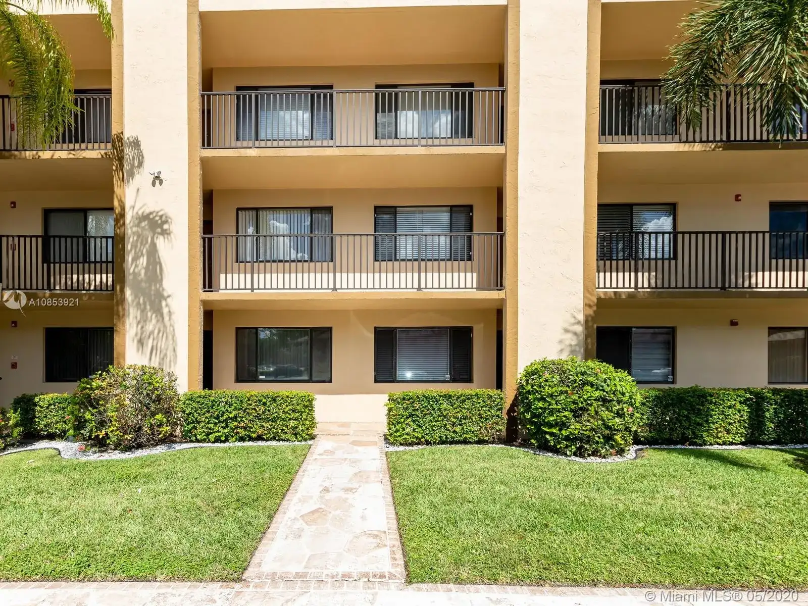 10818 W Clairmont Cir # 102, Tamarac FL 33321 photo 2