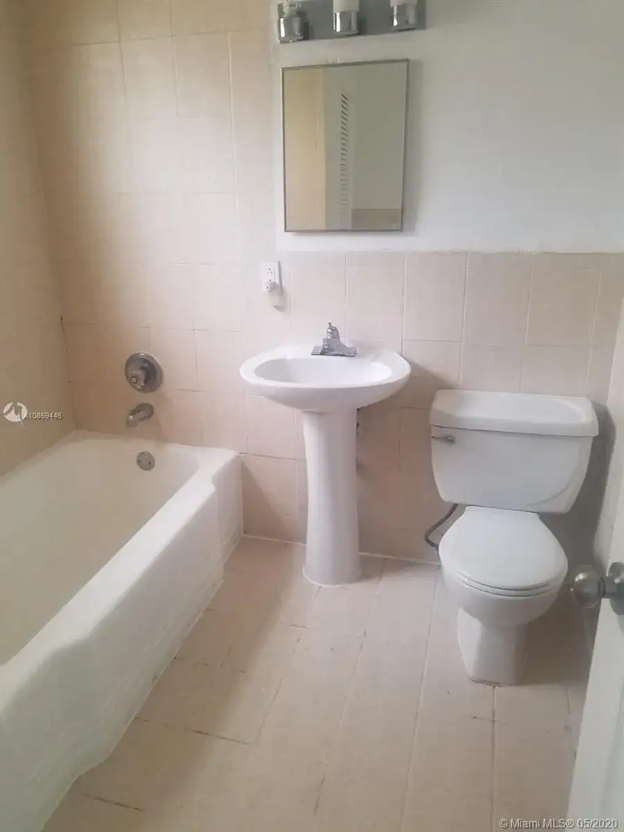 8918 Collins Ave, Surfside FL 33154 photo 2