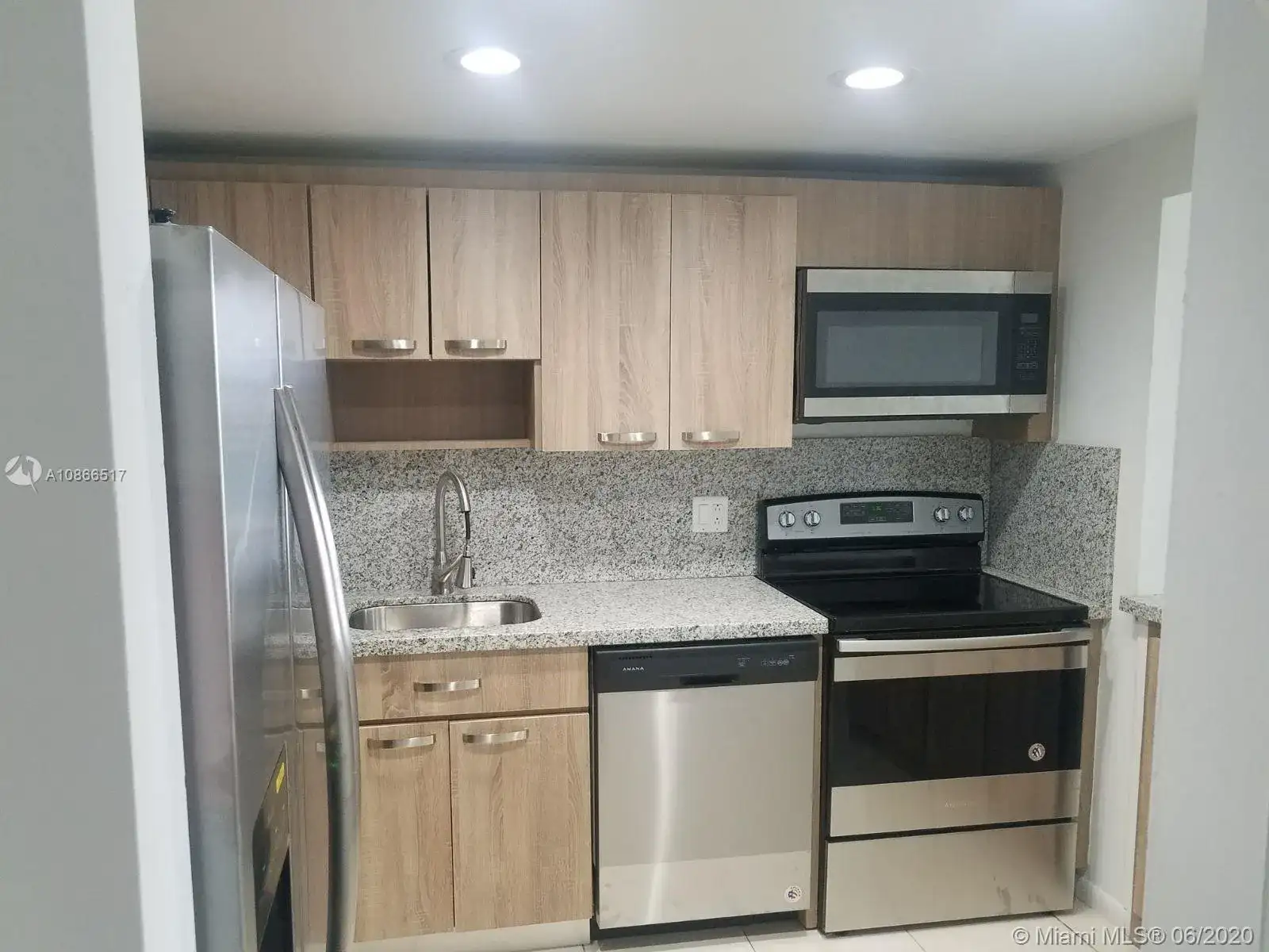 13499 Biscayne Blvd # 1, North Miami FL 33181 photo 4
