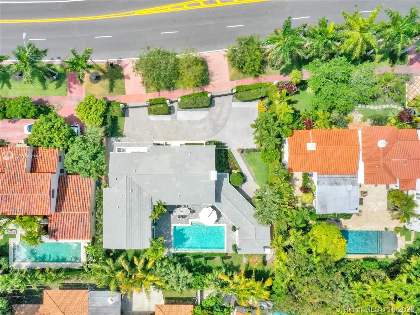 2887 Pine Tree Dr, Miami Beach FL 33140 photo 2