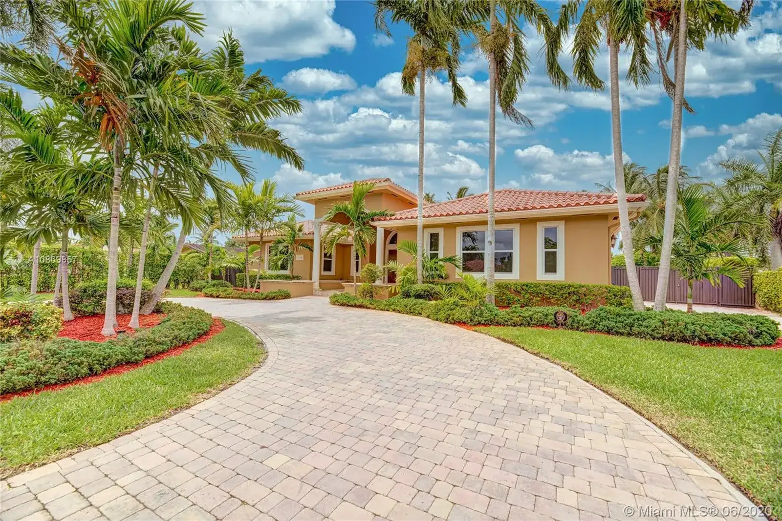 11390 SW 30th St, Miami FL 33165 photo 3