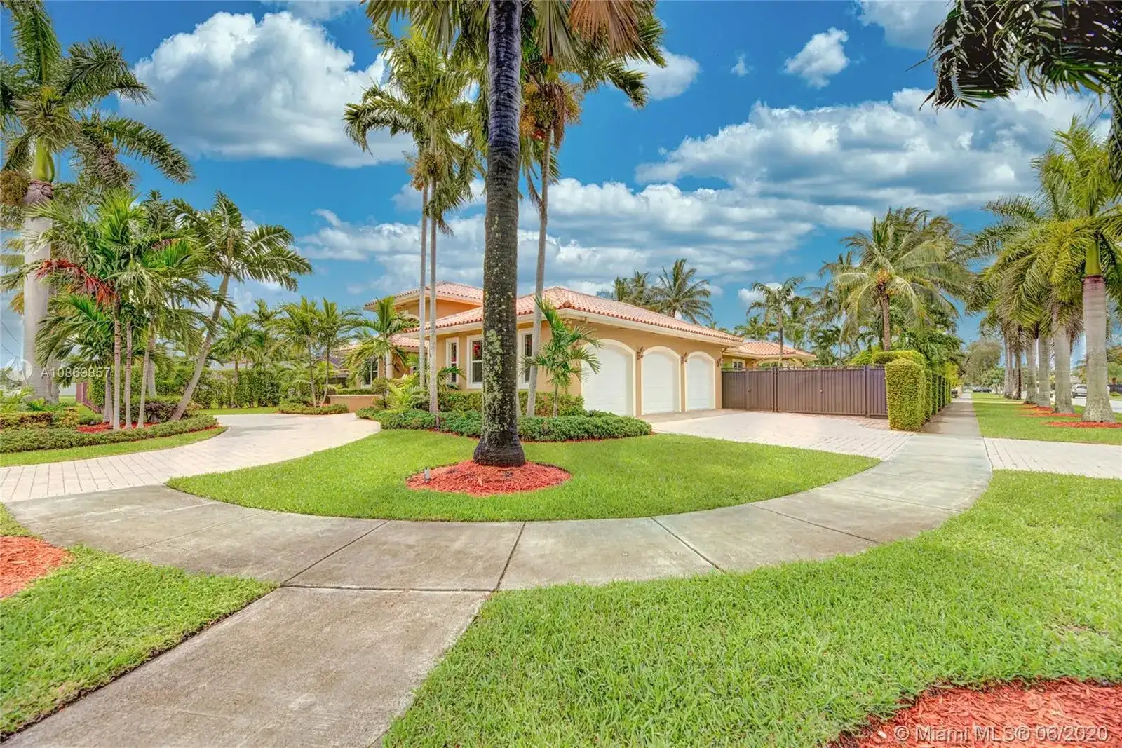 11390 SW 30th St, Miami FL 33165 photo 4