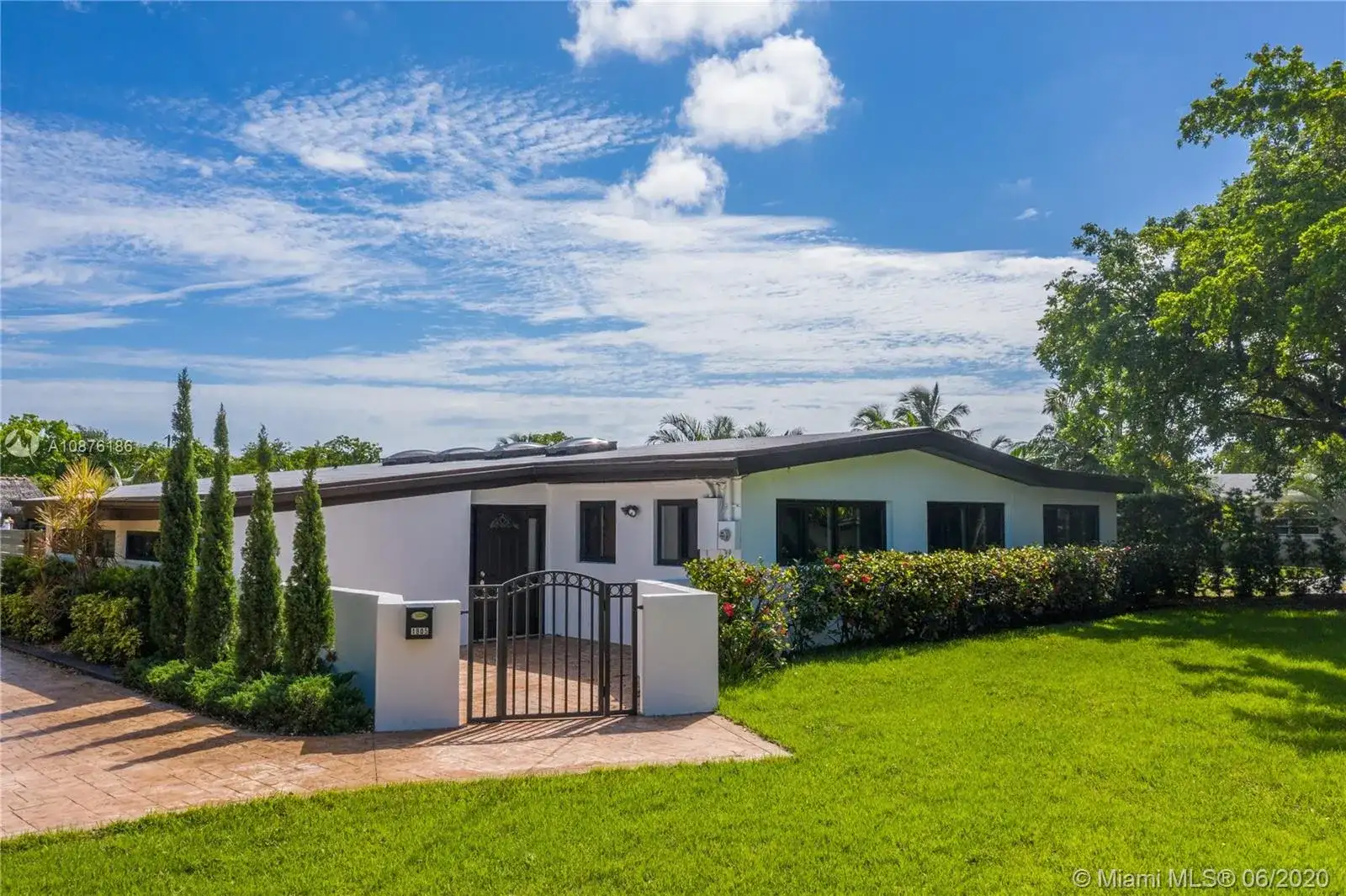 1805 Keystone Blvd, North Miami FL 33181 photo 2